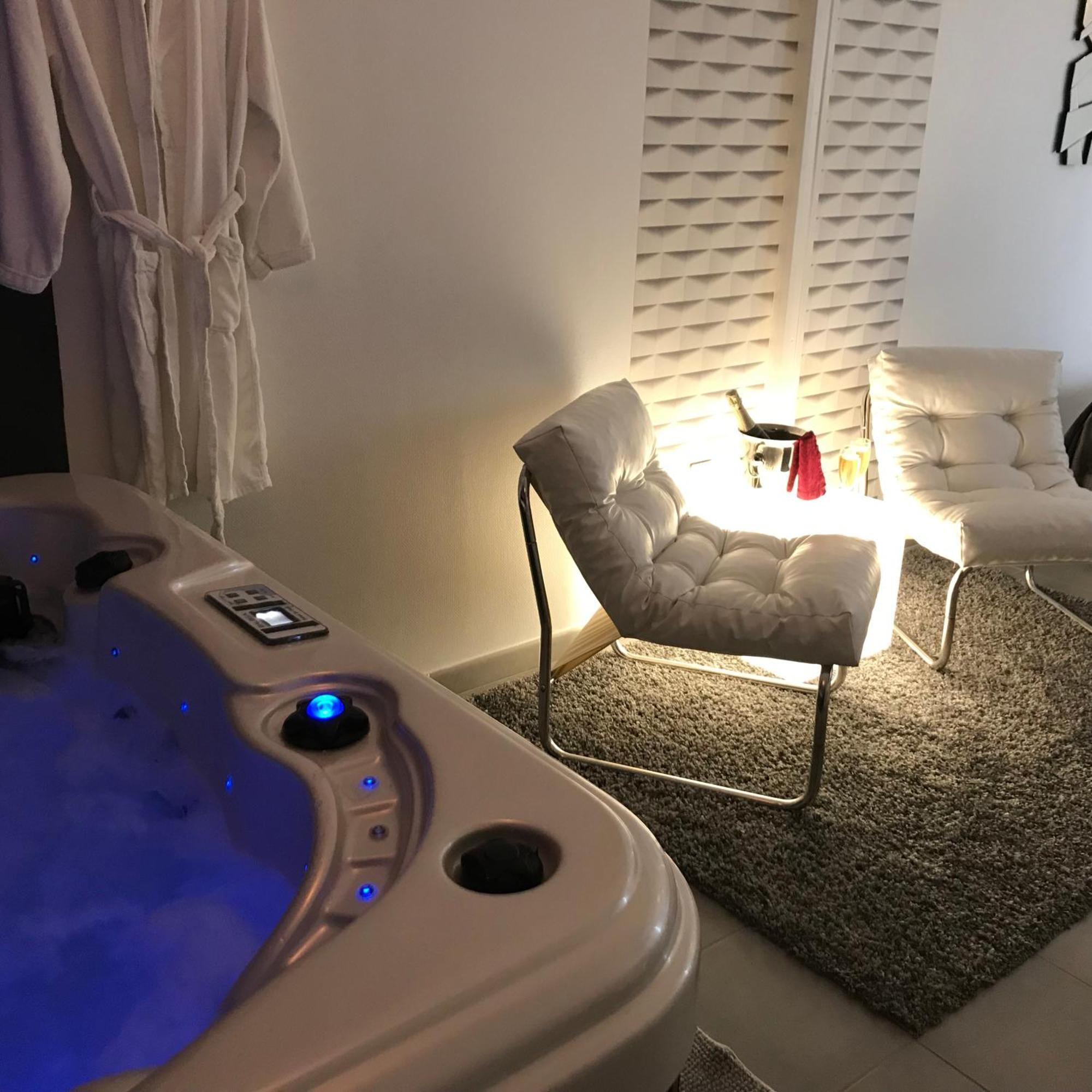 Le Relais De La Hardiesse 6Km Mont St Michel - Chambres Doubles - Suite Spa Privatif Courtils Cameră foto